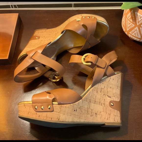 Light Brown Leather Ivanka Trump Wedges - Picture 2 of 9